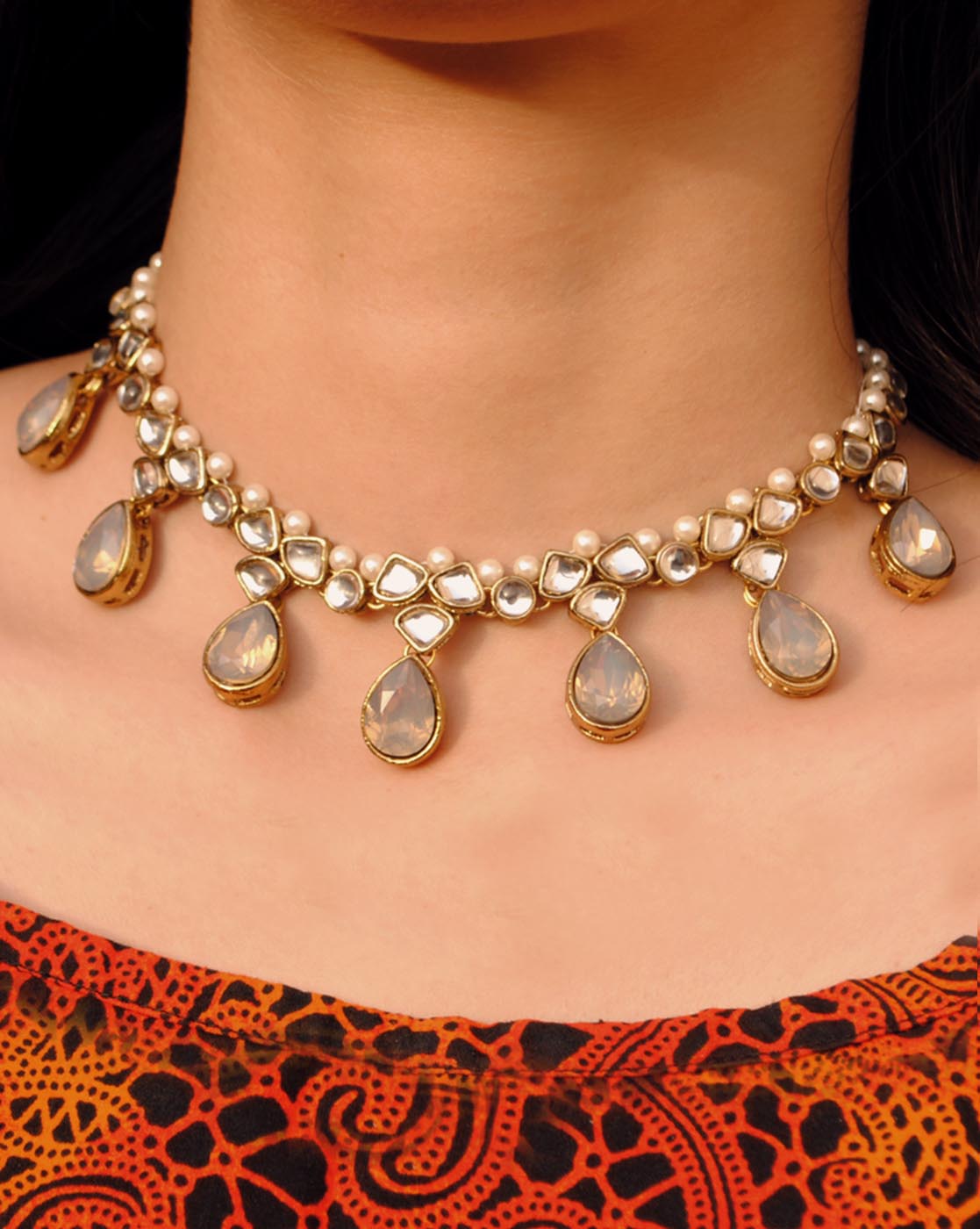 Grey Crystal Kundan Necklace Set