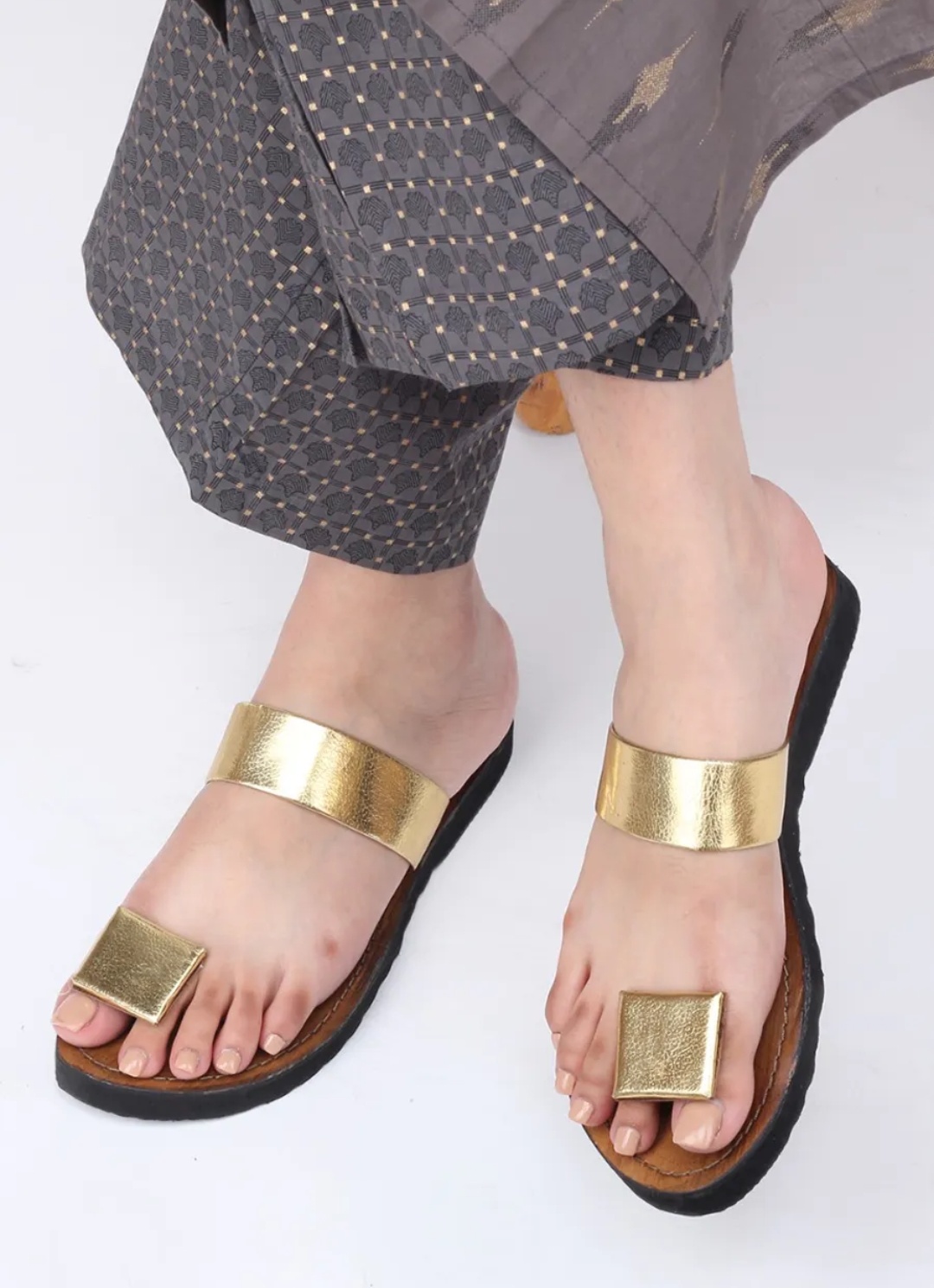 Gold Square Toe kolhapuris